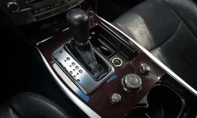 Infiniti M