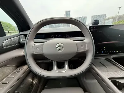 Nio ES8