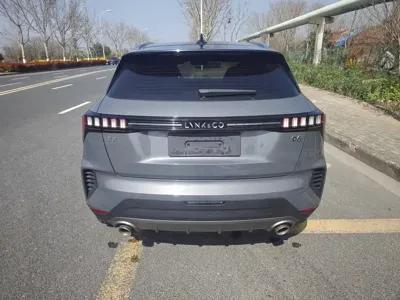 Lynk & Co 06