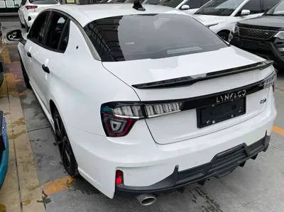 Lynk & Co 03