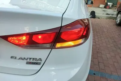 Hyundai Elantra (6th Generation