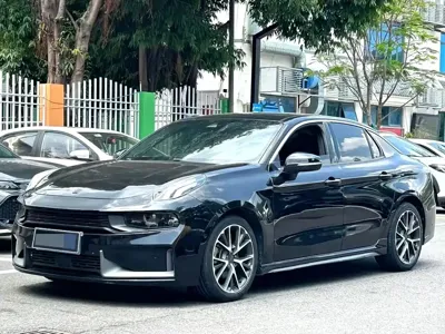 Lynk & Co 03