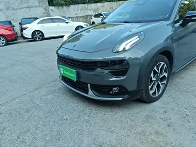 Lynk & Co 02