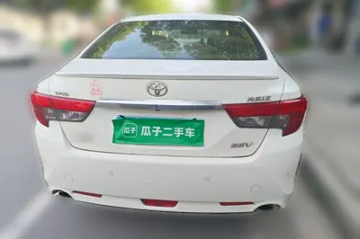 Toyota Reiz