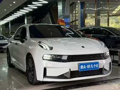 Lynk & Co 03