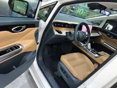 GAC Motor 传祺E8 PHEV