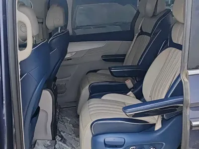 Roewe iMAX8