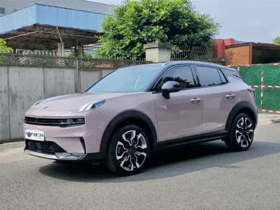 Lynk & Co 06