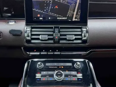 Lincoln Navigator