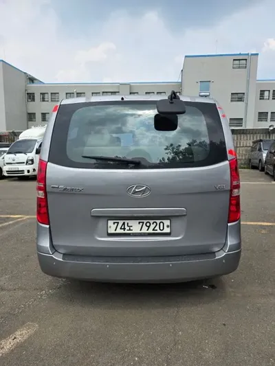 Hyundai Starex