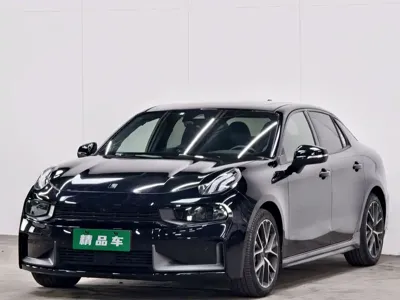 Lynk & Co 03