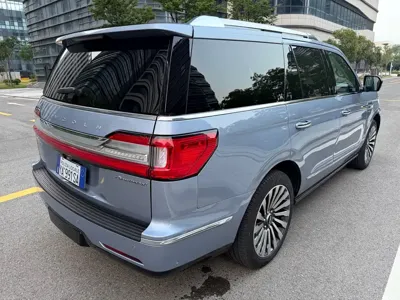 Lincoln Navigator