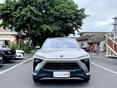 Nio ES8