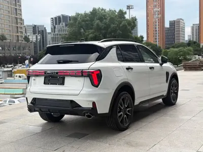 Lynk & Co 01