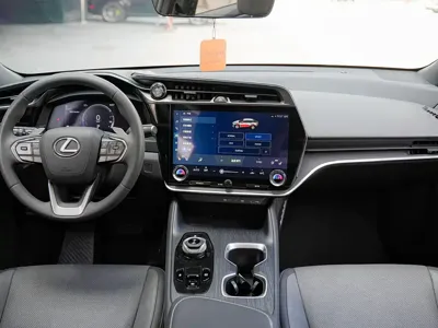 Lexus RZ