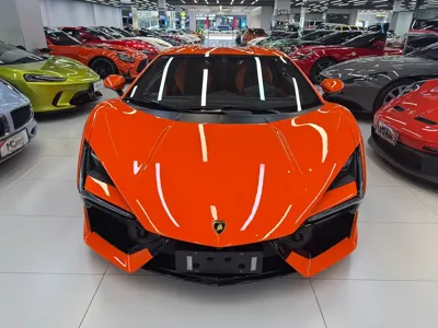 Lamborghini Revuelto