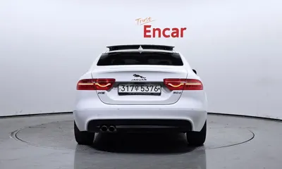 Jaguar XE