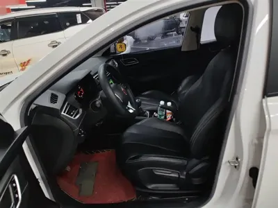 Roewe i5