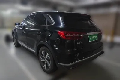 Hongqi HS5