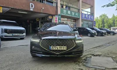 Genesis G90