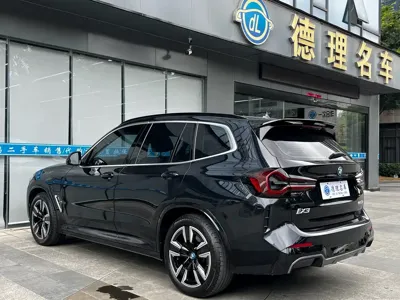 BMW iX3