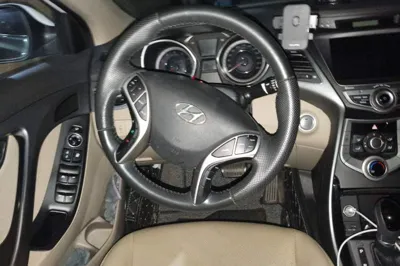 Hyundai Elantra (5th Generation