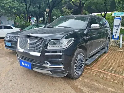 Lincoln Navigator