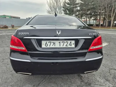 Hyundai Equus