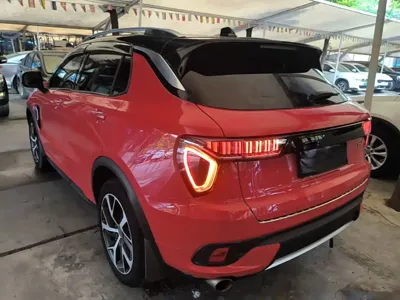 Lynk & Co 01