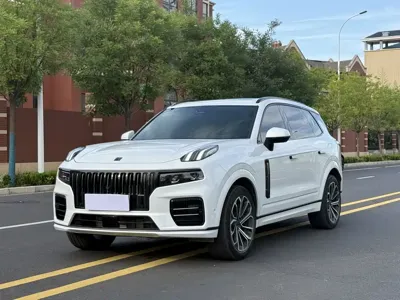Lynk & Co 09