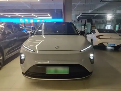 Nio ES8