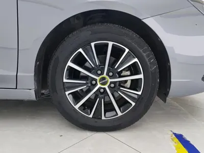 Roewe i5