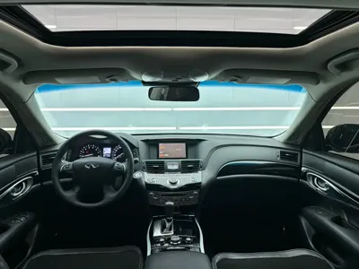 Infiniti Q70