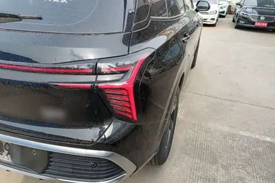 Hongqi HS3