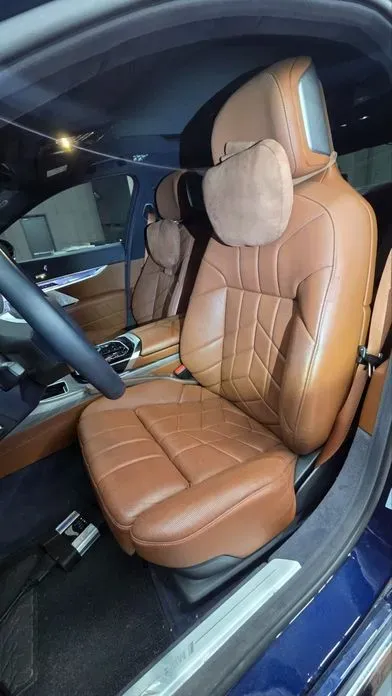 BMW i7