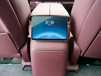 Nio ES8