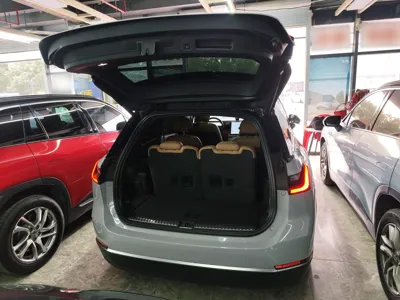 Nio ES8