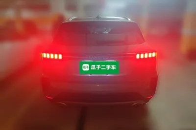 Lynk & Co 06
