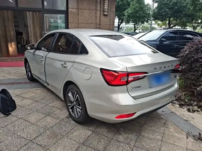 Roewe i5