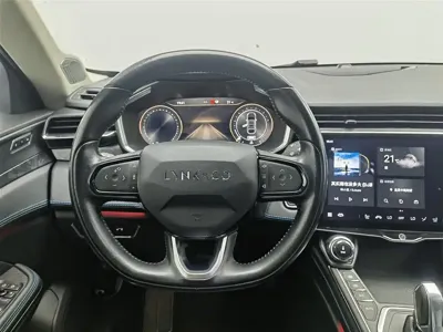 Lynk & Co 05