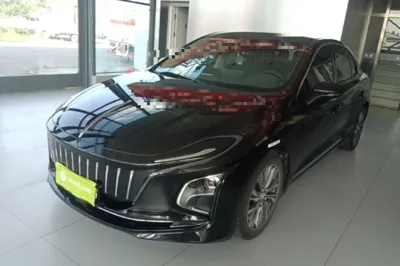 Hongqi E-QM5