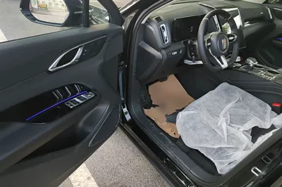 Hongqi HS3 PHEV