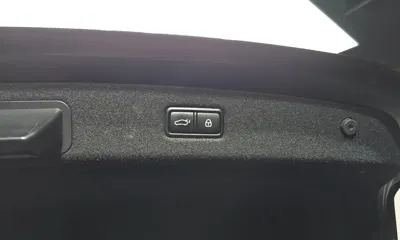 Genesis EQ900
