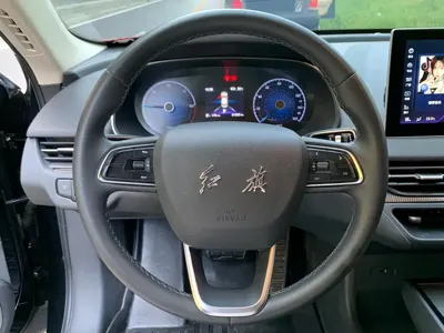 Hongqi Hongqi E-QM5