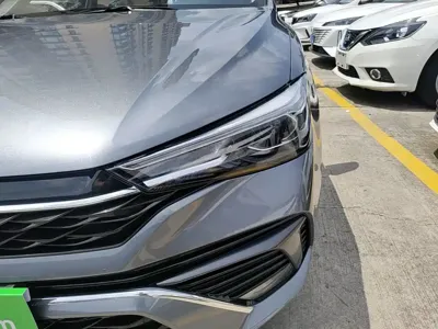 Roewe i5