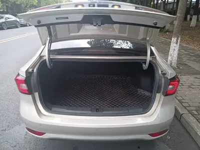 Roewe i5