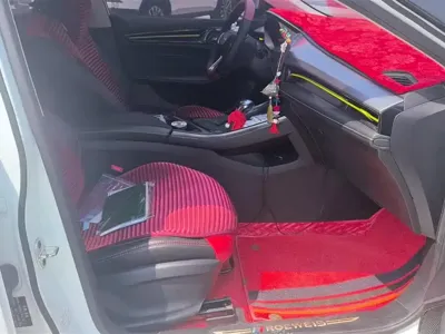 Roewe i5