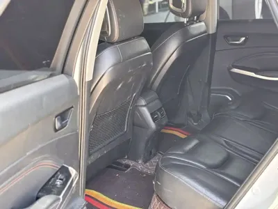 Hongqi Hongqi E-HS3
