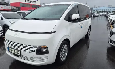 Hyundai Staria