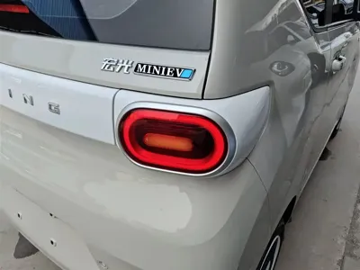 Wuling MINIEV